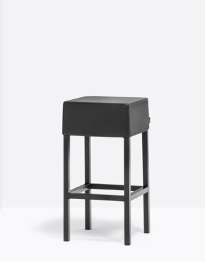 Hoker tapicerowany Cube 1402 leather | Pedrali