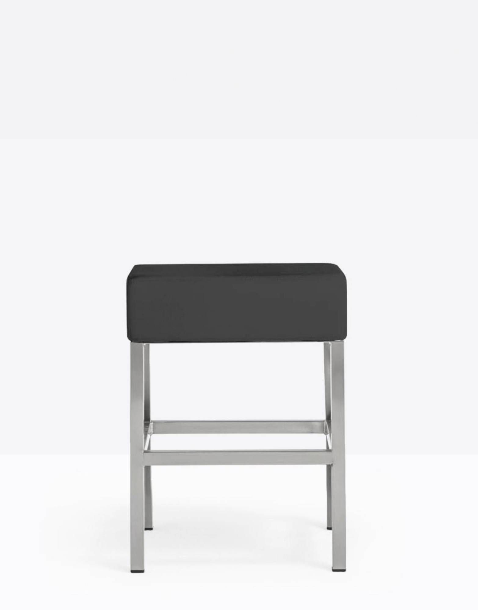 Hoker niski Cube XL 1453 | Pedrali