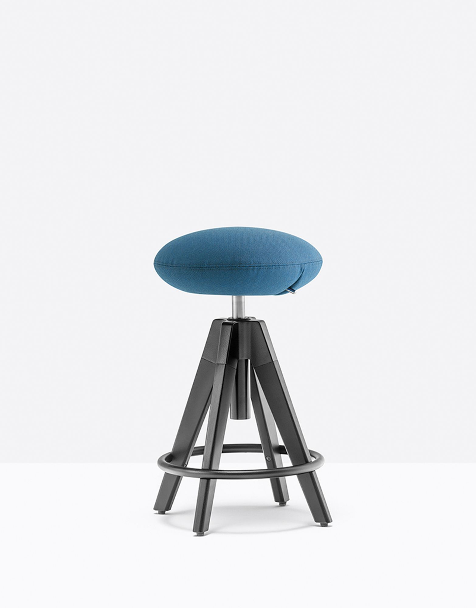 Hoker tapicerowany Arki-Stool ARKW8/2 | Pedrali