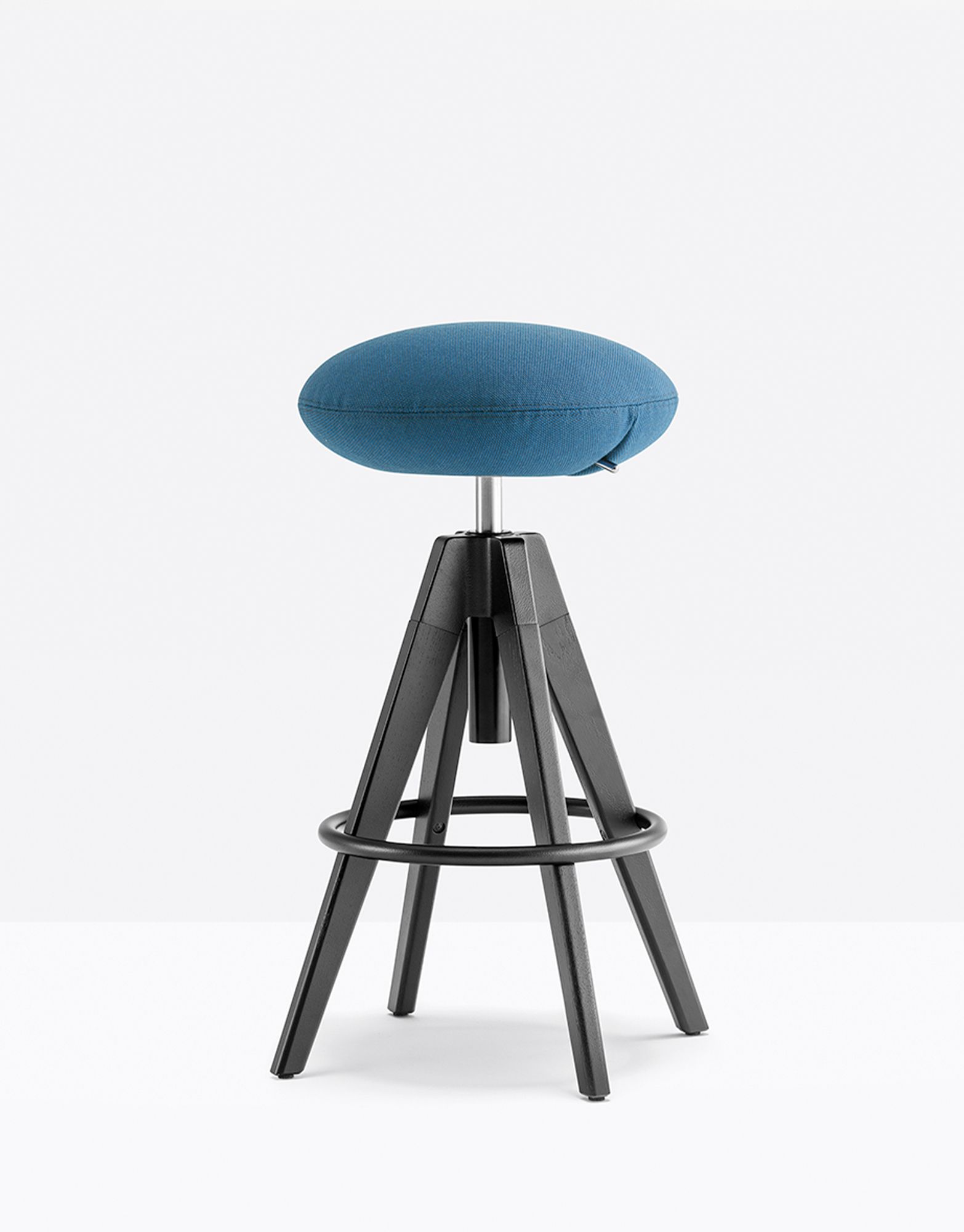 Hoker tapicerowany Arki-Stool ARKW6/2 | Pedrali